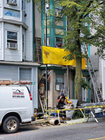 peguero-construction-siding-2